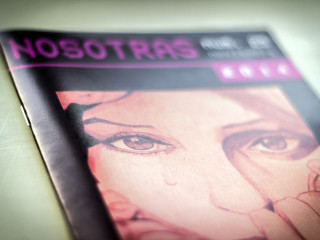 Portada del número 25 de la revista «Nosotras», del Ayuntamiento de Avilés